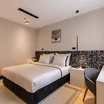 Cora Hotel