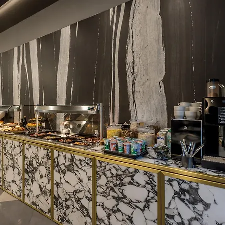 Cora Отель Сплит