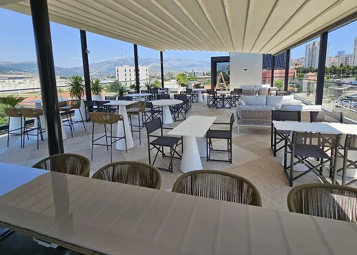 Cora 4* سبليت