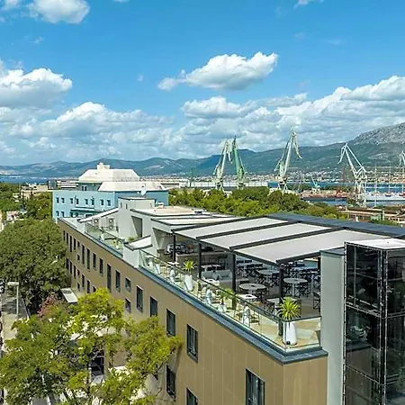 Hotel Cora