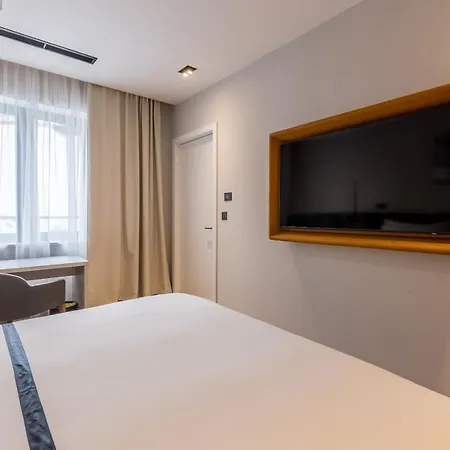 Cora Hotel 4*