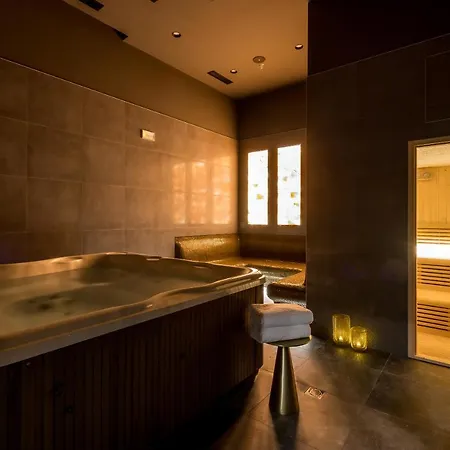 Cora Hotel 4*