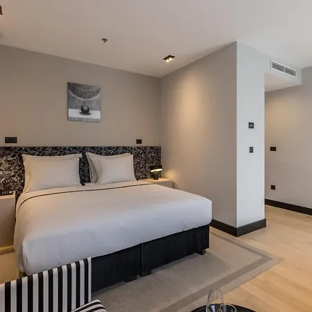 Cora Hotel